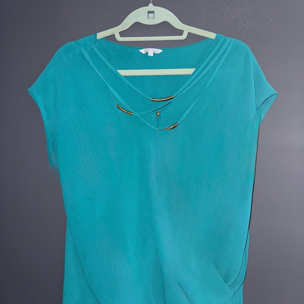 Naked Zebra Womens Large Turquoise Blouse Gold Tone Neckline Short Sleeve